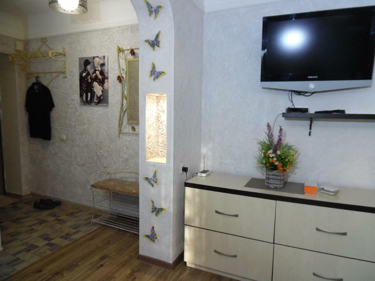 Студия В Центре Скала Khmelʼnytsʼkyy Exterior foto