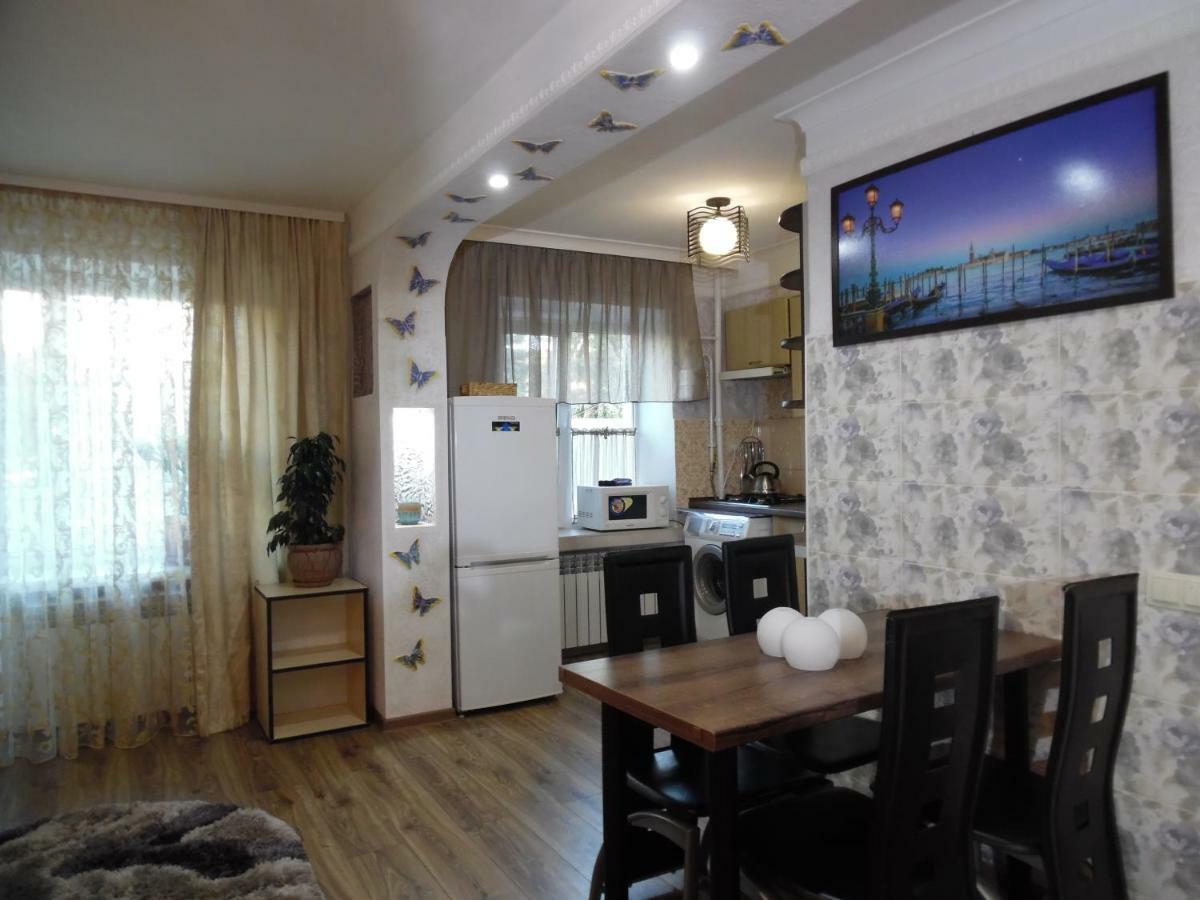 Студия В Центре Скала Khmelʼnytsʼkyy Exterior foto