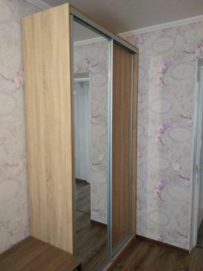 Студия В Центре Скала Khmelʼnytsʼkyy Exterior foto